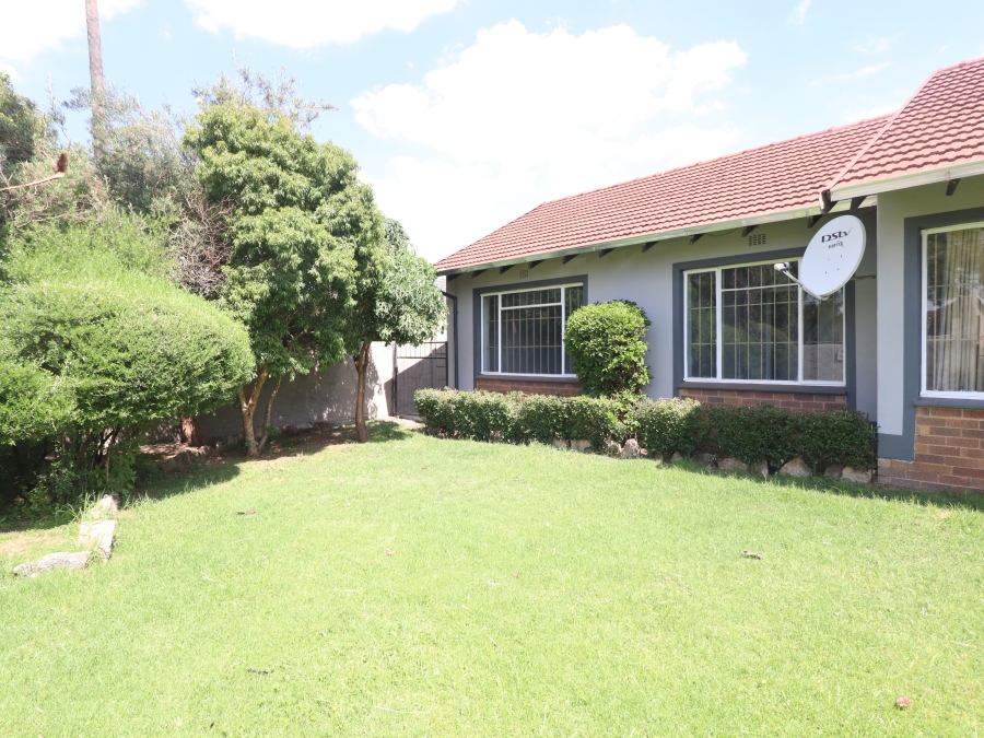 To Let 3 Bedroom Property for Rent in Bonaero Park Gauteng