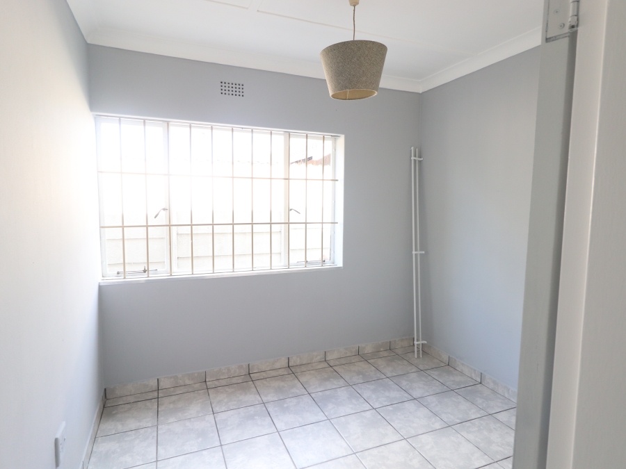 To Let 3 Bedroom Property for Rent in Bonaero Park Gauteng