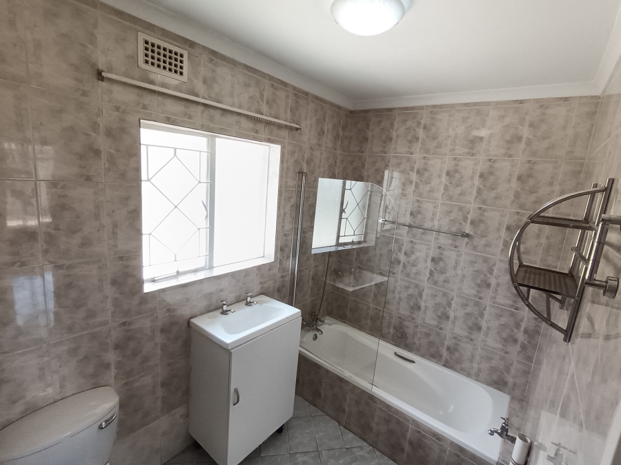 To Let 3 Bedroom Property for Rent in Bonaero Park Gauteng