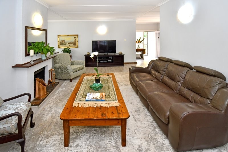 4 Bedroom Property for Sale in Windsor Glen Gauteng