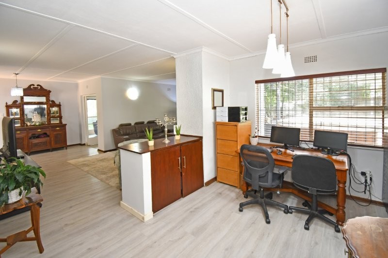 4 Bedroom Property for Sale in Windsor Glen Gauteng