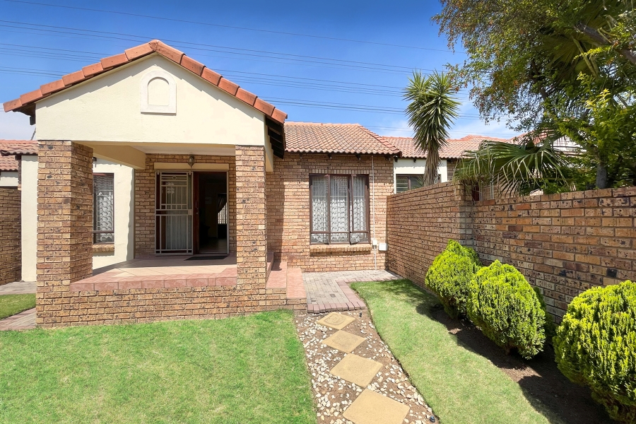 2 Bedroom Property for Sale in Crescent Wood Country Estate Gauteng