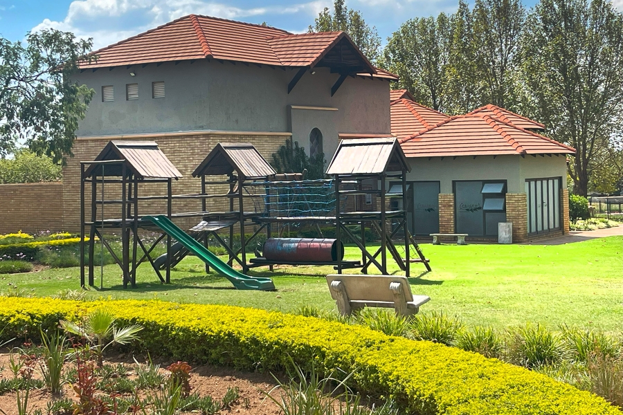 2 Bedroom Property for Sale in Crescent Wood Country Estate Gauteng