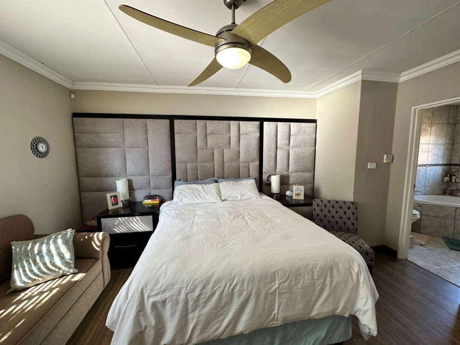 3 Bedroom Property for Sale in Heuwelsig Estate Gauteng