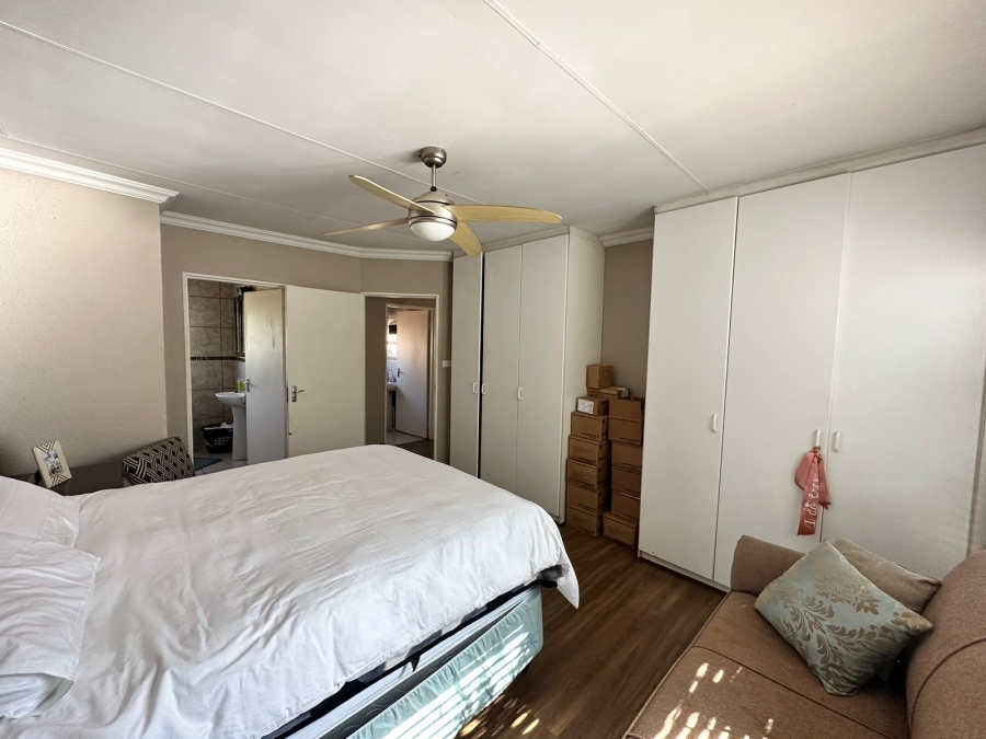 3 Bedroom Property for Sale in Heuwelsig Estate Gauteng