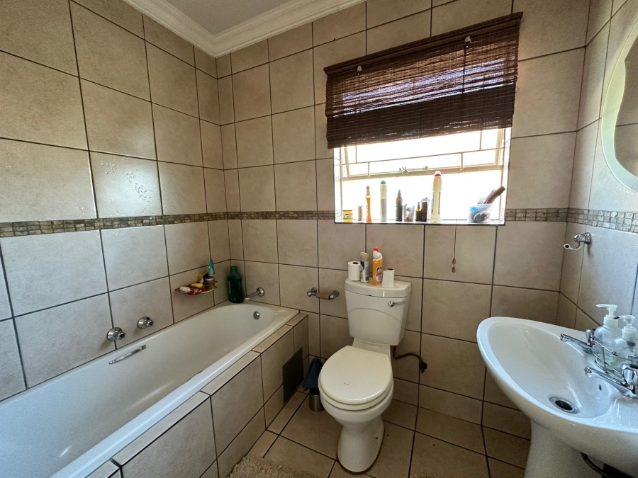 3 Bedroom Property for Sale in Heuwelsig Estate Gauteng
