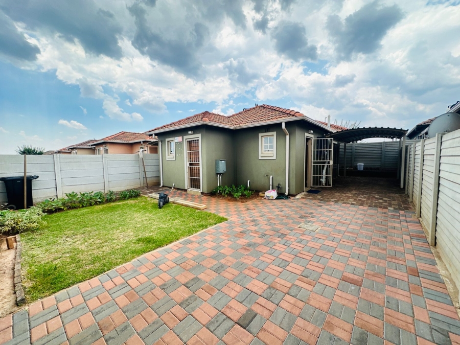 To Let 3 Bedroom Property for Rent in Sky City Gauteng