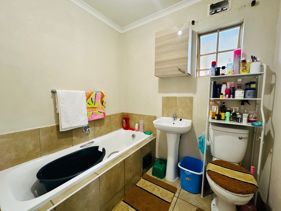 To Let 3 Bedroom Property for Rent in Sky City Gauteng