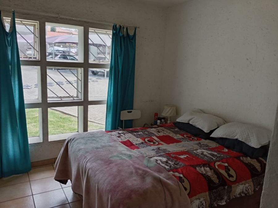 3 Bedroom Property for Sale in Mulbarton Gauteng