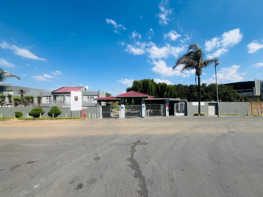 3 Bedroom Property for Sale in Mulbarton Gauteng