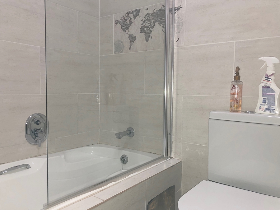 To Let 2 Bedroom Property for Rent in Woodmead Gauteng