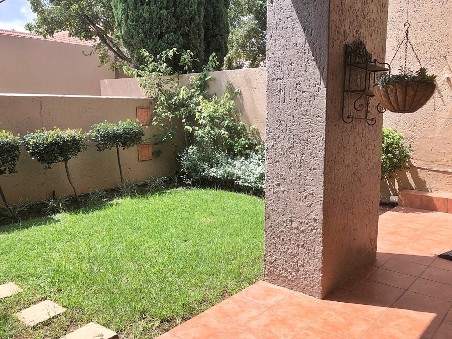 To Let 2 Bedroom Property for Rent in Woodmead Gauteng