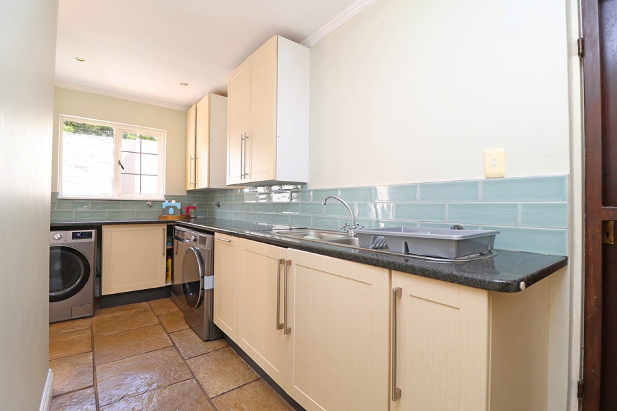 To Let 3 Bedroom Property for Rent in Fairland Gauteng