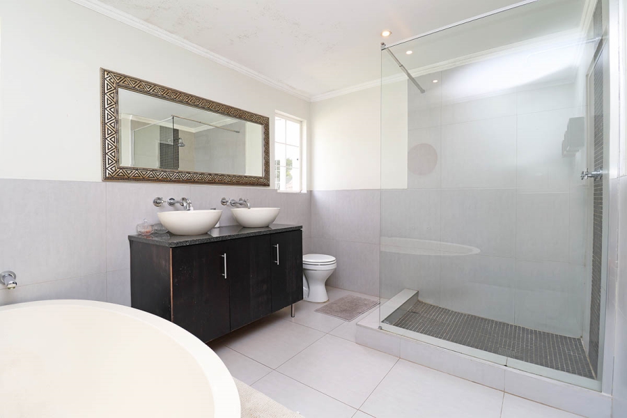 To Let 3 Bedroom Property for Rent in Fairland Gauteng