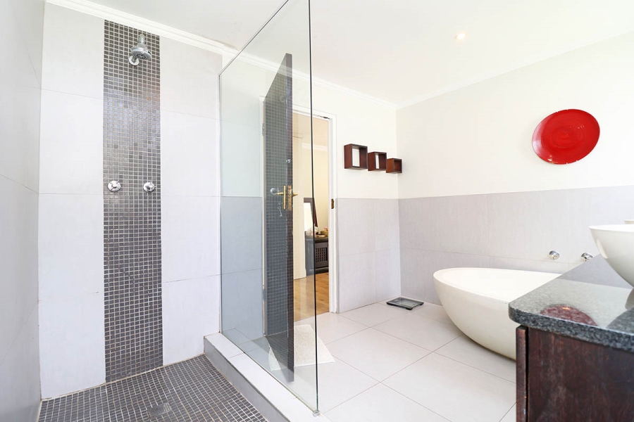 To Let 3 Bedroom Property for Rent in Fairland Gauteng