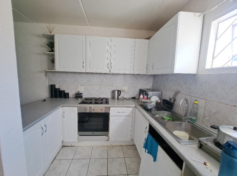2 Bedroom Property for Sale in Mulbarton Gauteng