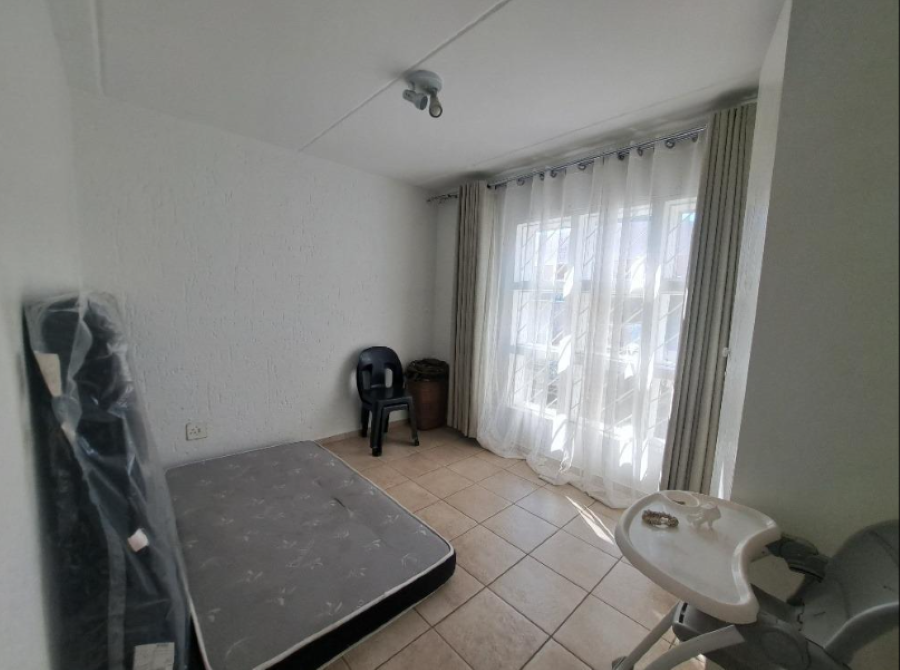 2 Bedroom Property for Sale in Mulbarton Gauteng