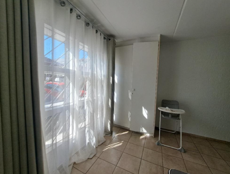 2 Bedroom Property for Sale in Mulbarton Gauteng