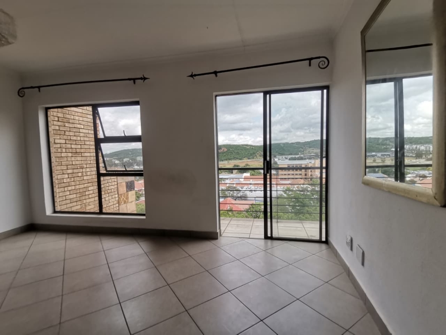 1 Bedroom Property for Sale in Mulbarton Gauteng