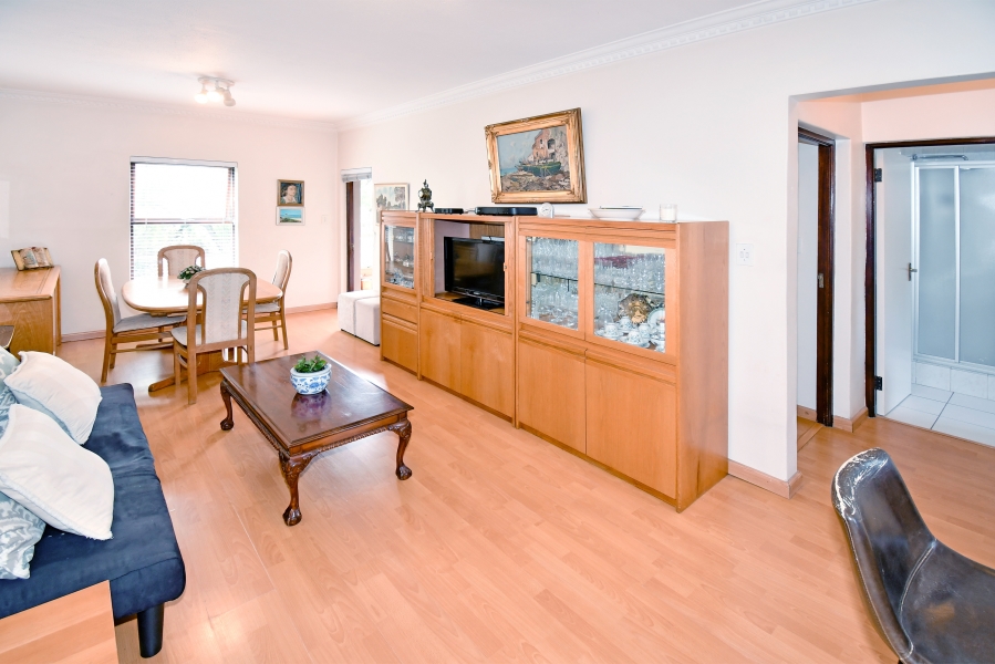 1 Bedroom Property for Sale in Oaklands Gauteng