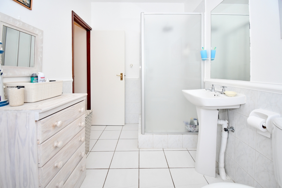 1 Bedroom Property for Sale in Oaklands Gauteng