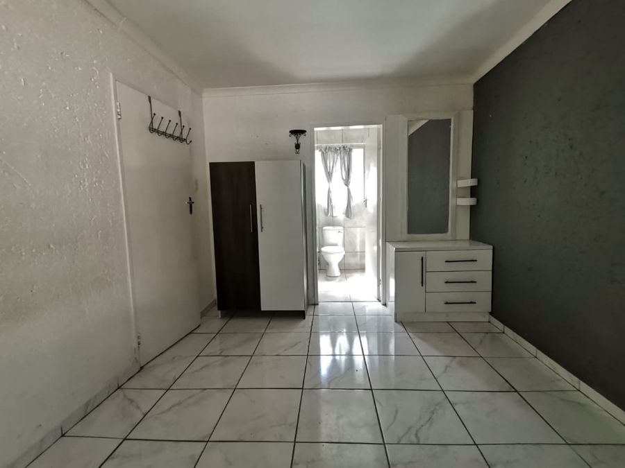 2 Bedroom Property for Sale in Bassonia Gauteng