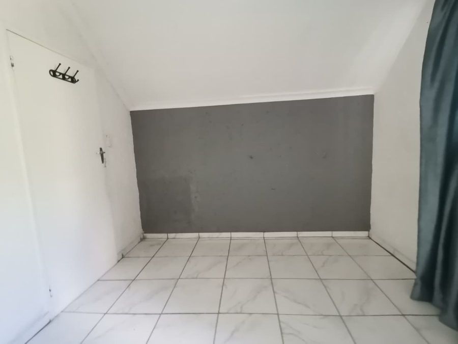 2 Bedroom Property for Sale in Bassonia Gauteng