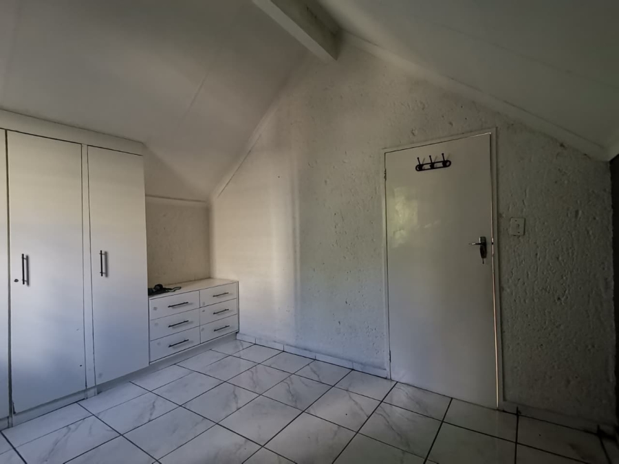 2 Bedroom Property for Sale in Bassonia Gauteng