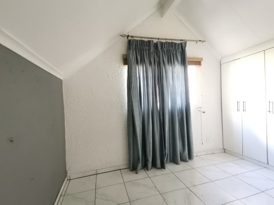 2 Bedroom Property for Sale in Bassonia Gauteng