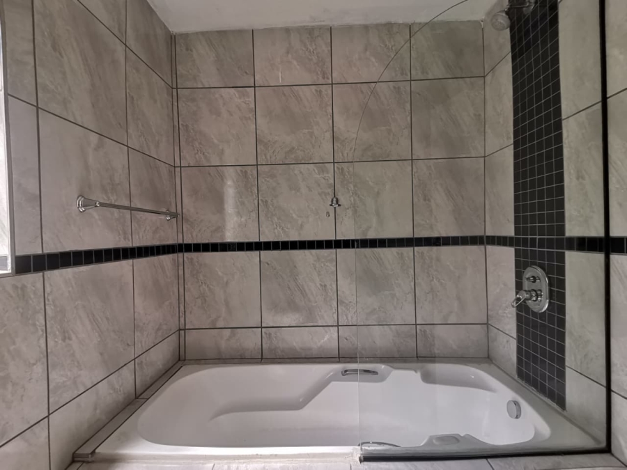 2 Bedroom Property for Sale in Bassonia Gauteng