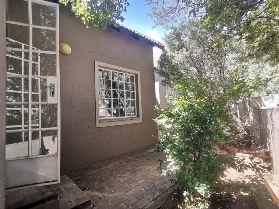 2 Bedroom Property for Sale in Bassonia Gauteng