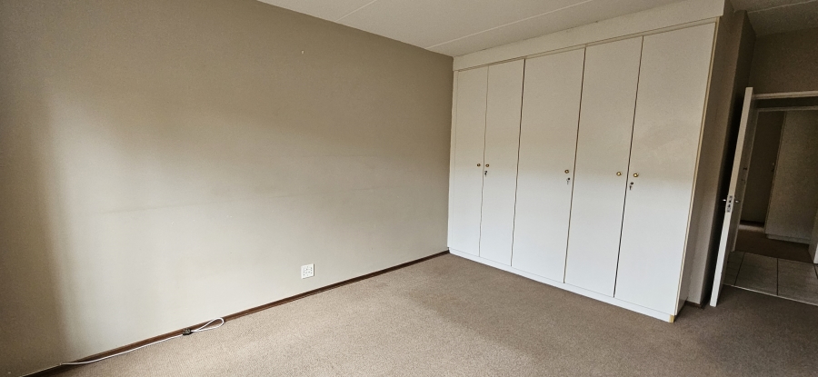 2 Bedroom Property for Sale in New Redruth Gauteng