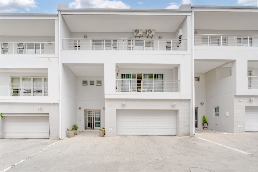 To Let 3 Bedroom Property for Rent in Bryanston Gauteng