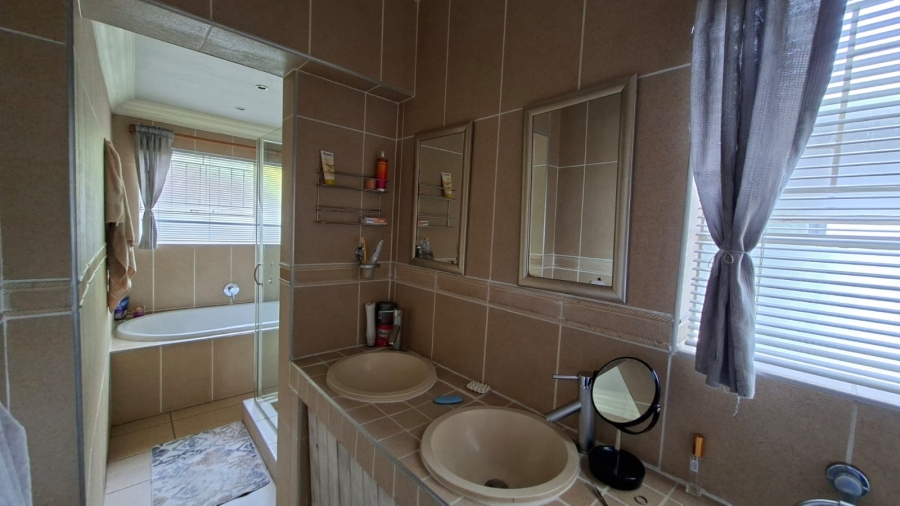 4 Bedroom Property for Sale in Dalpark Proper Gauteng