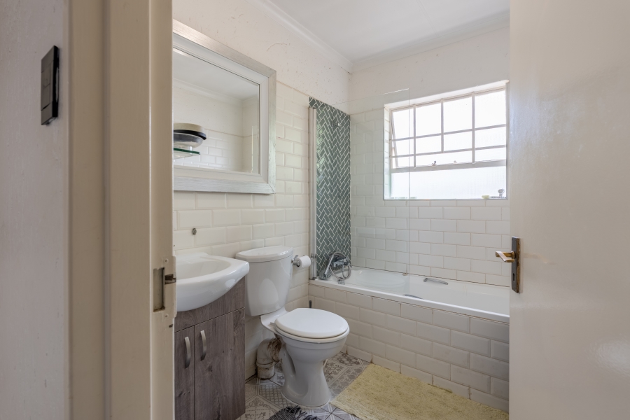 4 Bedroom Property for Sale in Broadacres Gauteng