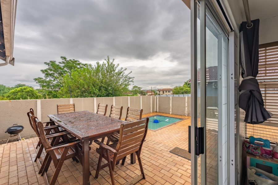 4 Bedroom Property for Sale in Broadacres Gauteng