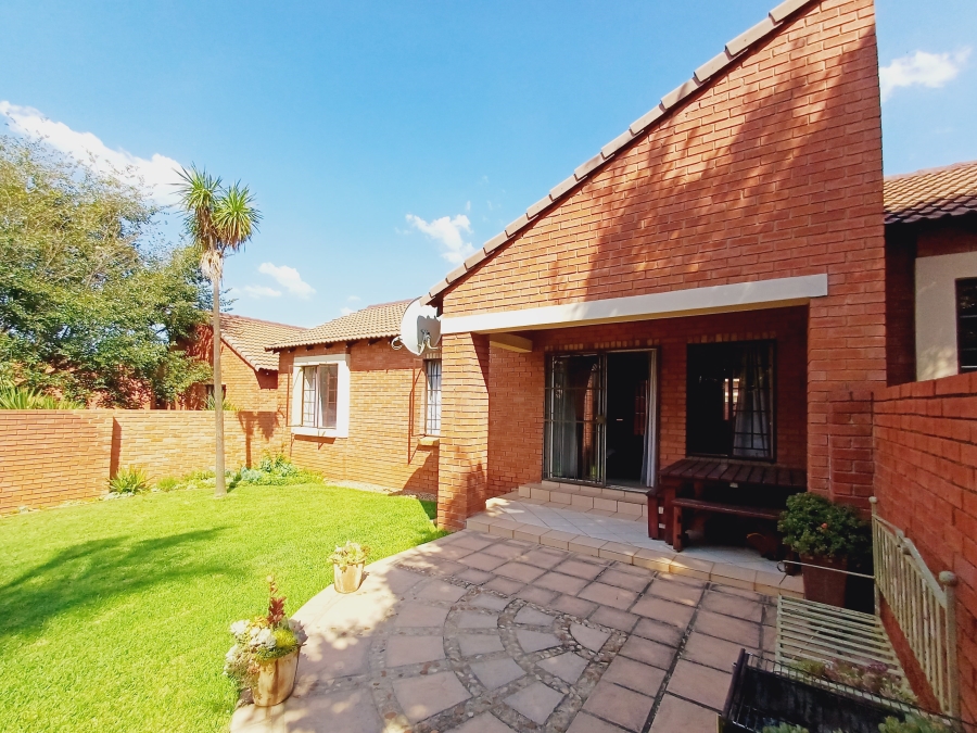 To Let 2 Bedroom Property for Rent in Moreleta Park Gauteng