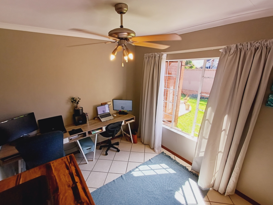 To Let 2 Bedroom Property for Rent in Moreleta Park Gauteng