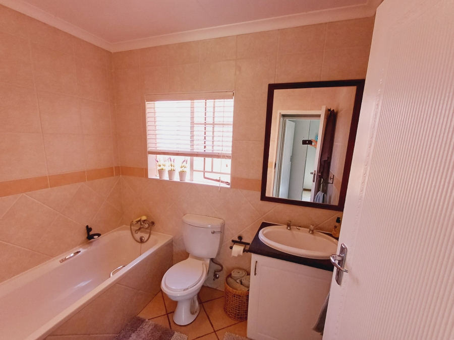 To Let 2 Bedroom Property for Rent in Moreleta Park Gauteng