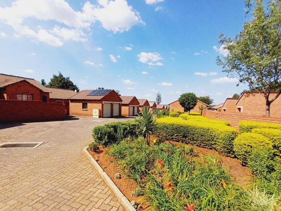 To Let 2 Bedroom Property for Rent in Moreleta Park Gauteng