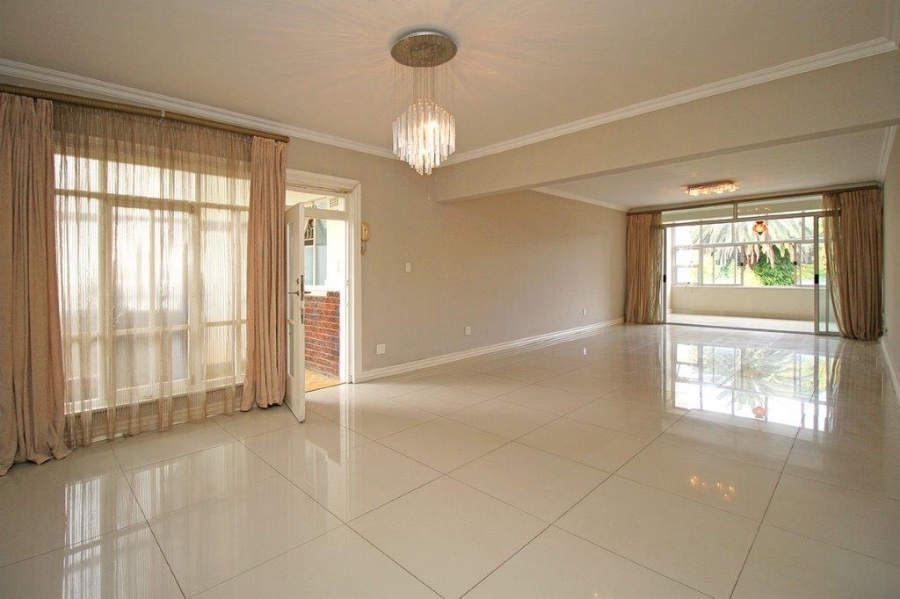 To Let 4 Bedroom Property for Rent in Killarney Gauteng