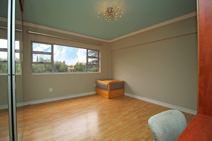 To Let 4 Bedroom Property for Rent in Killarney Gauteng