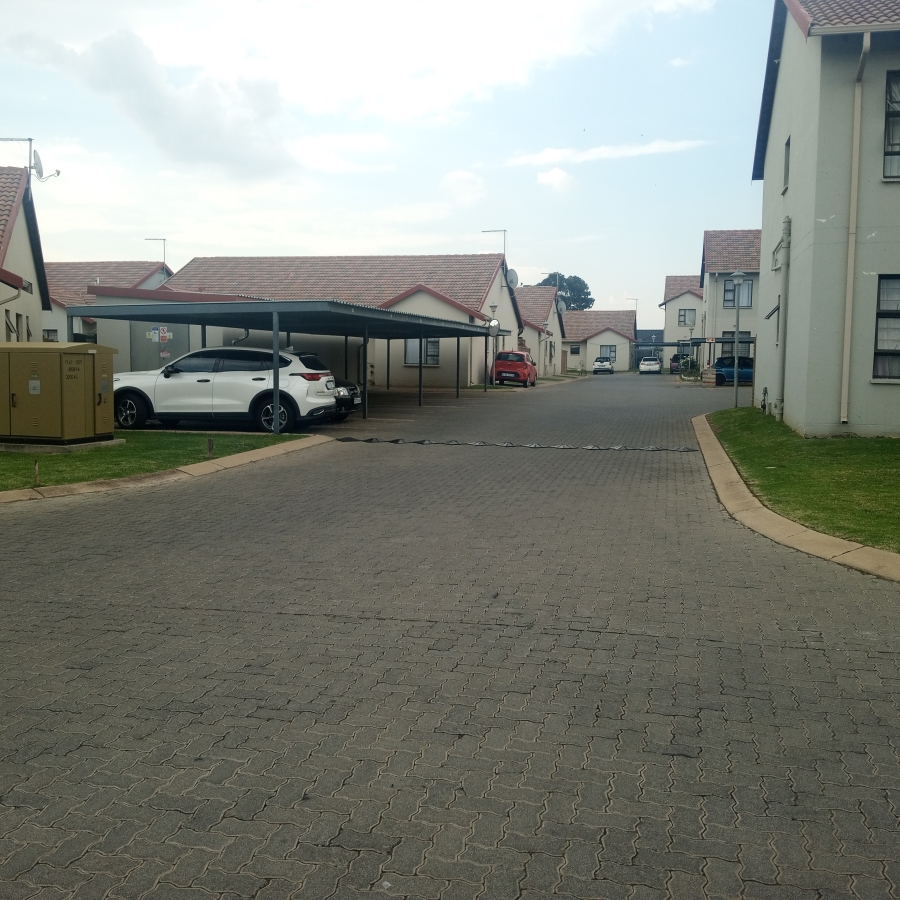 2 Bedroom Property for Sale in Parkrand Gauteng