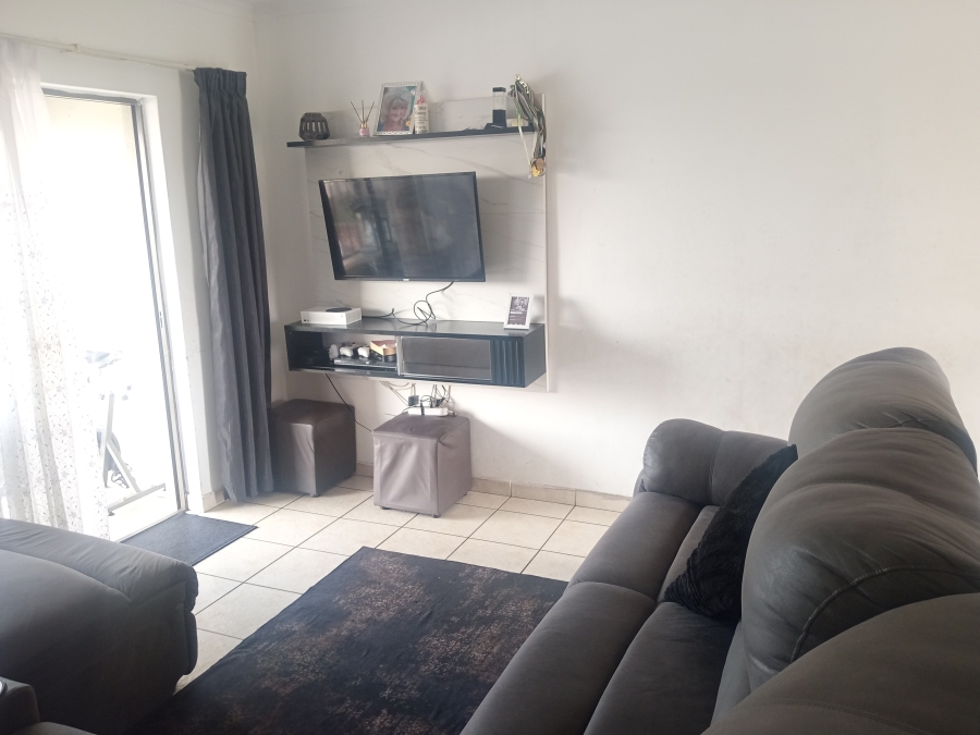 2 Bedroom Property for Sale in Parkrand Gauteng