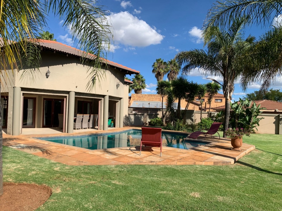5 Bedroom Property for Sale in Greenhills Gauteng