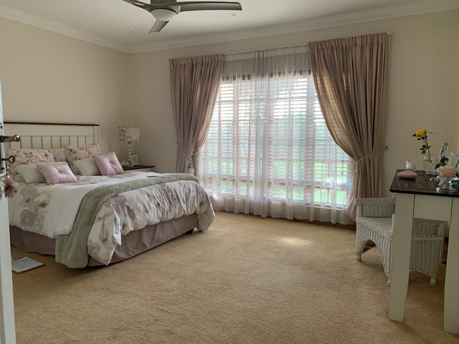 5 Bedroom Property for Sale in Greenhills Gauteng