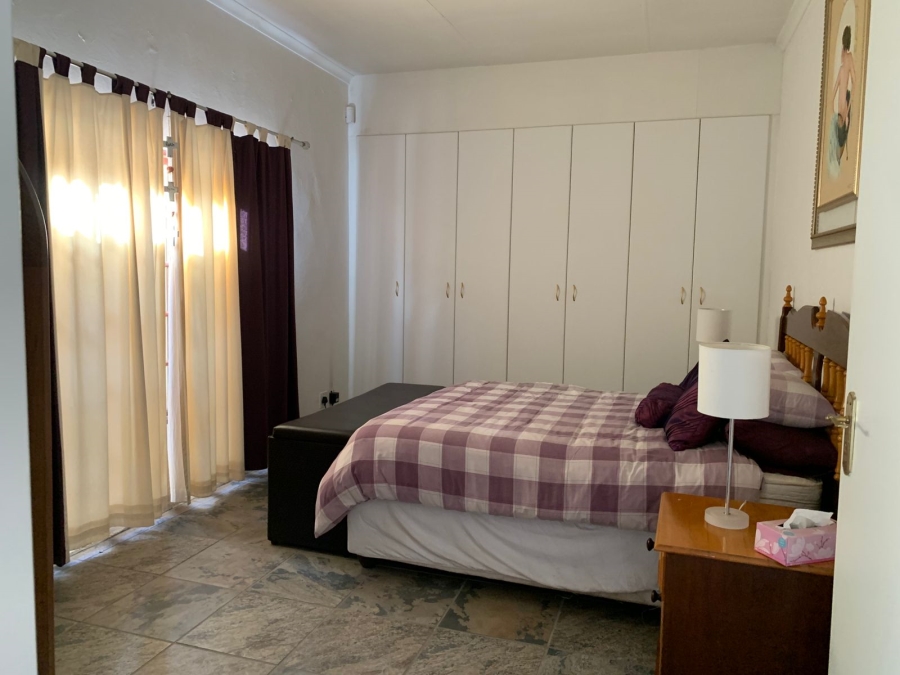 5 Bedroom Property for Sale in Greenhills Gauteng