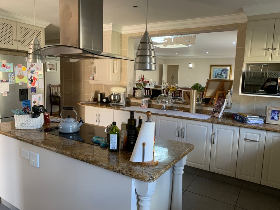 5 Bedroom Property for Sale in Greenhills Gauteng