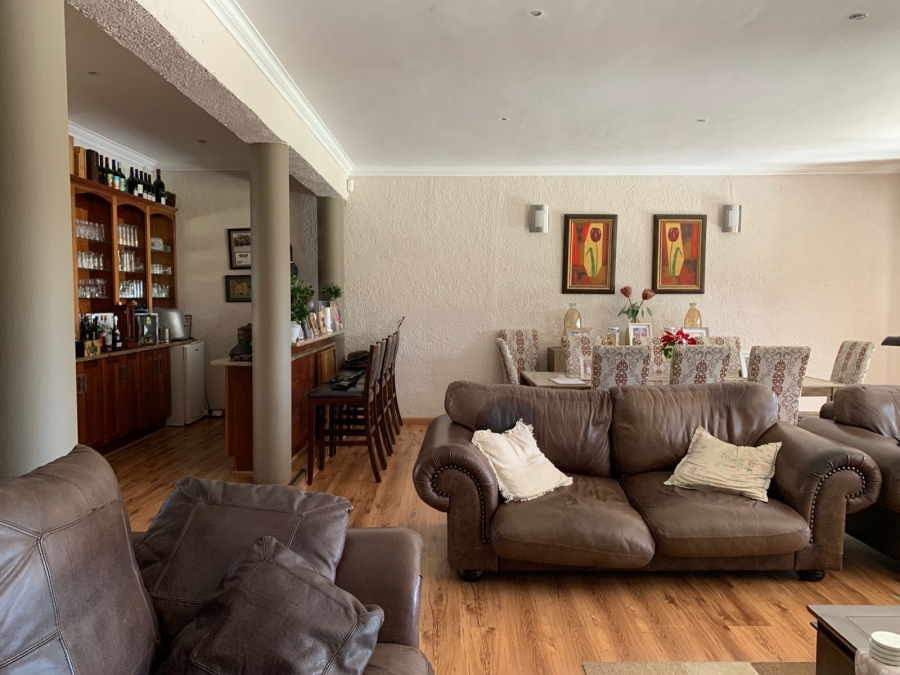 5 Bedroom Property for Sale in Greenhills Gauteng