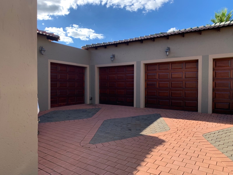 5 Bedroom Property for Sale in Greenhills Gauteng